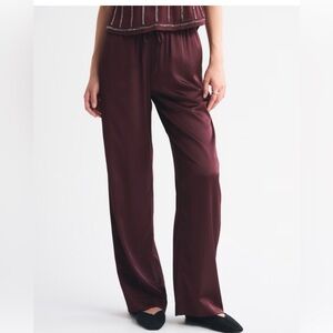 Abercrombie & Fitch Burgundy Satin Wide Leg Pants – NWT – XXS